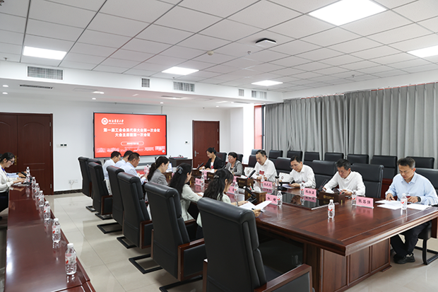 http://www.xxmu.edu.cn/__local/6/98/60/83E4FE32E81156C4BC594132DE6_7F4CDE96_95F9B.png
